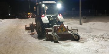 Коммунальщики убрали более 20 тысяч кубометров снега с улиц Новосибирска за сутки