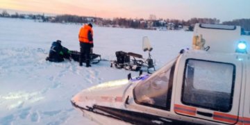 Мотособака сломалась в 500 метрах от берега: спасатели эвакуировали двух новосибирцев с водохранилища