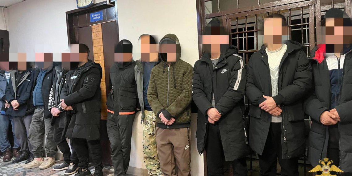 В Новосибирске нашли десятки нелегалов: 32 иностранца нарушили миграционный режим