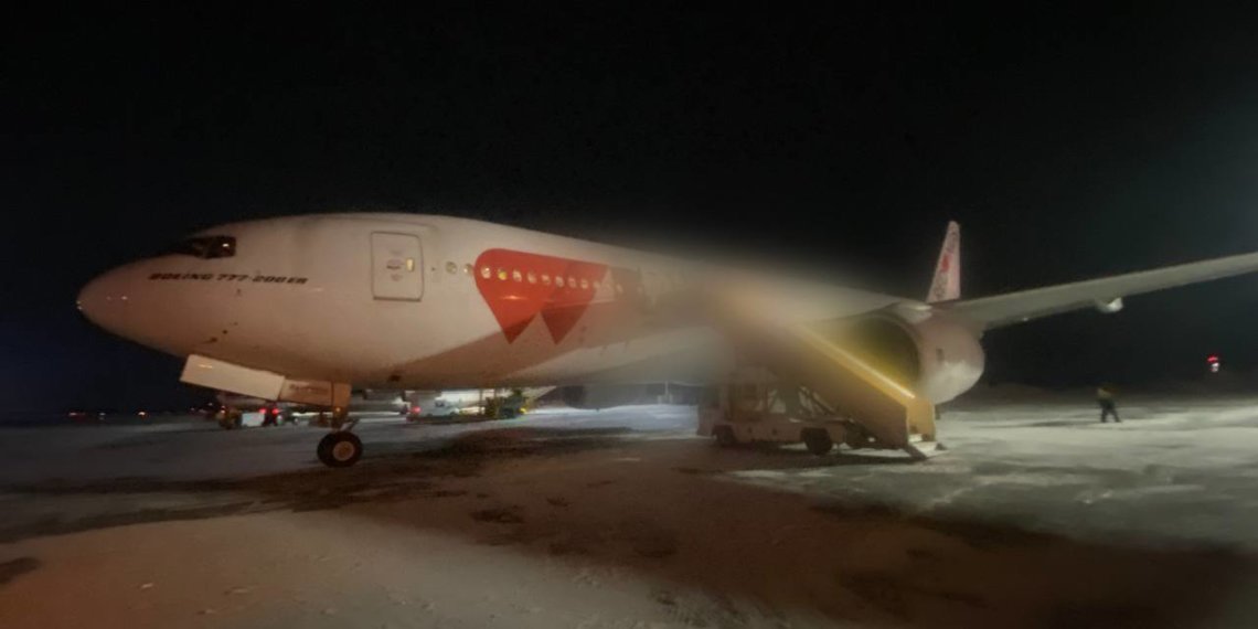 Самолёт из Новосибирска на Шри-Ланку экстренно вернулся в аэропорт вылета