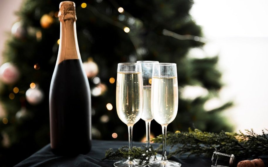 Какое шампанское поставить на новогодний стол? В Роскачестве назвали лучшие игристые вина России