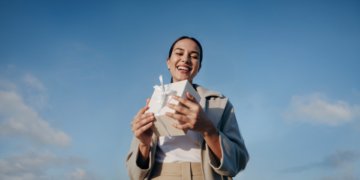 T2 вновь дарит новогодние подарки – теперь каждому