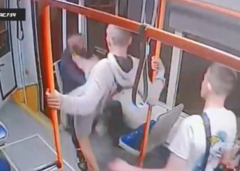 «Будет сидеть! Я сказал!»: В Новосибирске громкое дело о нападении подростка на пассажира трамвая получило неожиданное продолжение