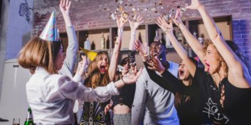 Юрист: шумное празднование Нового года грозит штрафом