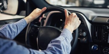 Автовладельцы Новосибирска обратились к президенту и губернатору из-за повышения стоимости ОСАГО