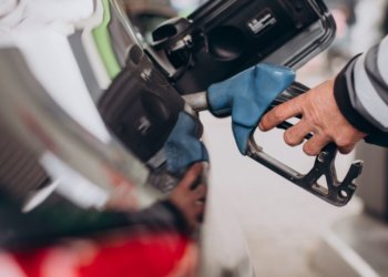 В ноябре бензин в Новосибирске подешевел на 5%