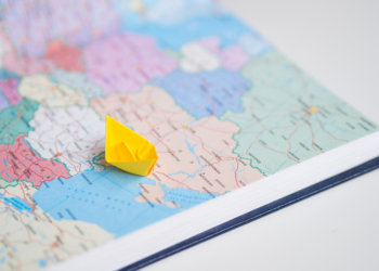 Ночной апдейт геополитики: от арктических маневров до отставки в Софии