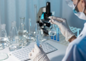 Ученые НГУ нашли способ «консервировать» парниковые газы в старых скважинах