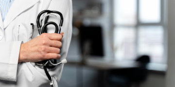 Девять детских смертей за праздники: главврач больницы отстранен от должности