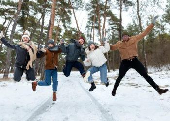 Танцевальный финал новогодних каникул: в парках Новосибирска завершается яркая программа