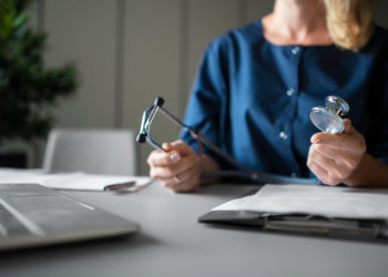 Жители Новосибирской области получили новые бесплатные услуги по ОМС