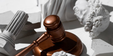 Верховный суд РФ оставил в силе заочный приговор Татьяне Лазаревой* на 6,5 лет колонии