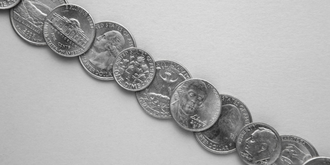 В России зафиксировали рекордный рост интереса к серебру