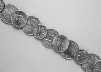 В России зафиксировали рекордный рост интереса к серебру