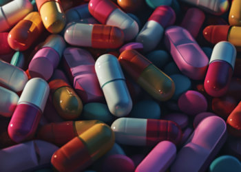 Опасные таблетки в свободном доступе: власти РФ ответили блокировкой сайтов