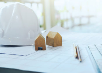 Компанию «Ликстрой» внесли в чёрный список поставщиков за срыв строительства школы в Новосибирской области