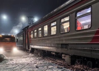 На станции Новосибирск-Главный сошёл с рельсов вагон пригородного поезда