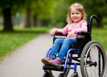 Прокуратура заставила больницу выдать лекарства ребёнку-инвалиду в Новосибирске