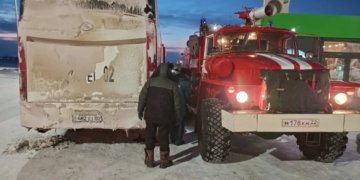 Пассажирский автобус из Казахстана в Новосибирск сломался на трассе в лютый мороз
