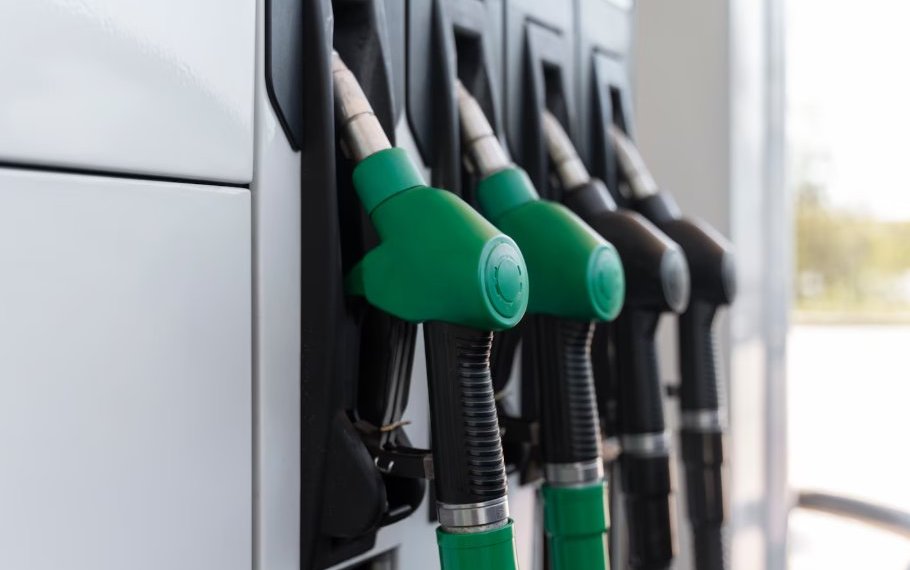 В Новосибирске подешевел бензин двух марок