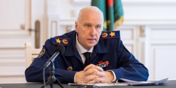 Бастрыкин заинтересовался нападением отчисленных школьников на директора в Новосибирске