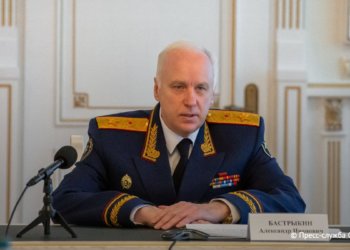 Бастрыкин затребовал доклад о нападении подростков с пистолетом на жителей Новосибирска