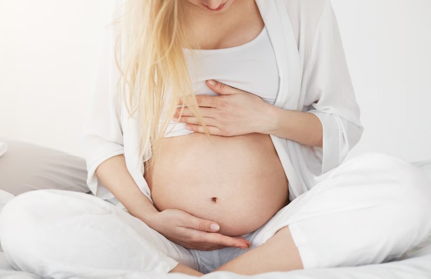 Беременных обяжут проходить десятки врачей: Минздрав ужесточил порядок наблюдения