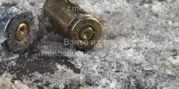 Новосибирцы открыли стрельбу ночью возле клуба в центре города — видео