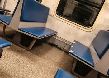 В Новосибирской области сломанные грузовые поезда вызвали задержки пригородных электричек