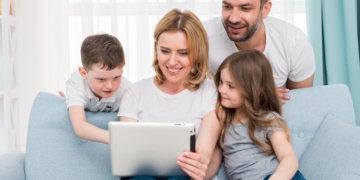 «Ну, ИИ, погоди!»: стартовал семейный конкурс анимации к 90-летию «Союзмультфильма»