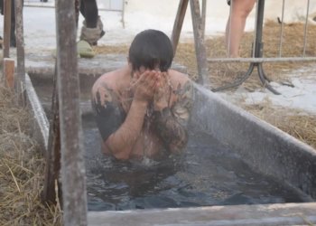 Минздрав Новосибирской области назвал заболевания, при которых опасно купаться в крещенской купели