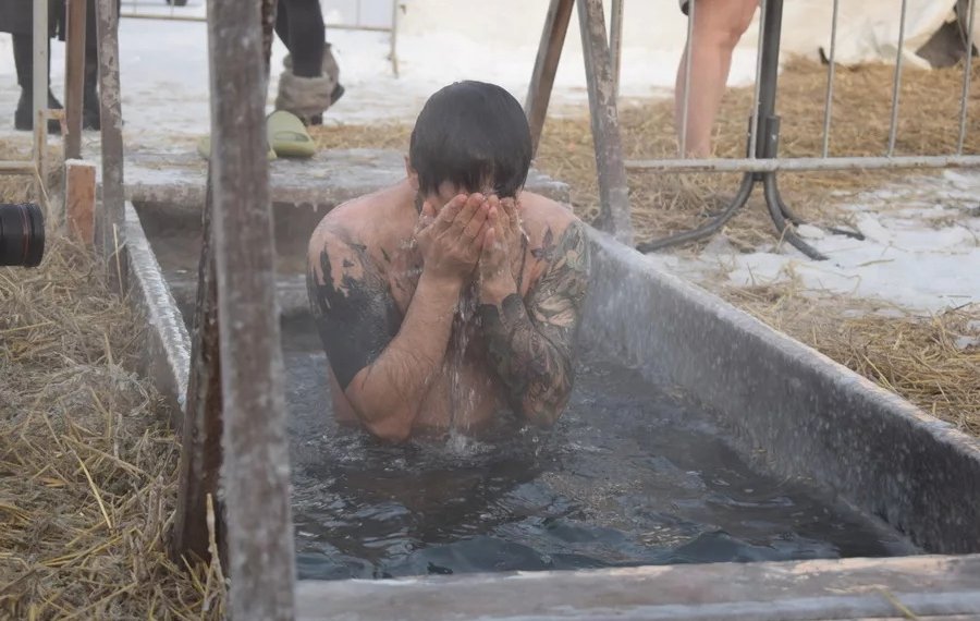 Минздрав Новосибирской области назвал заболевания, при которых опасно купаться в крещенской купели