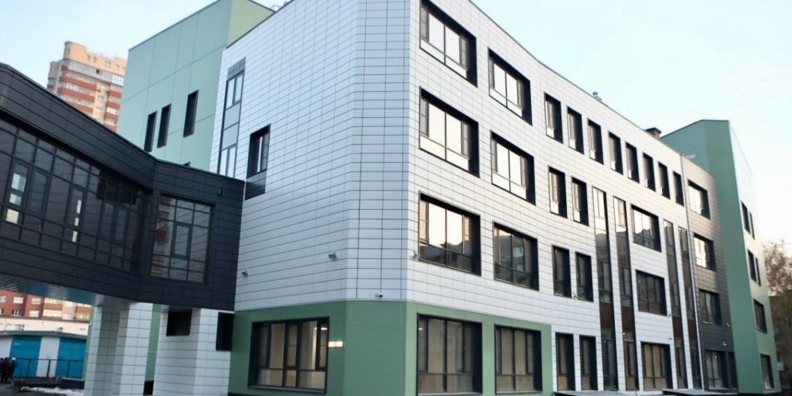 В Новосибирске построили новый корпус экономического лицея