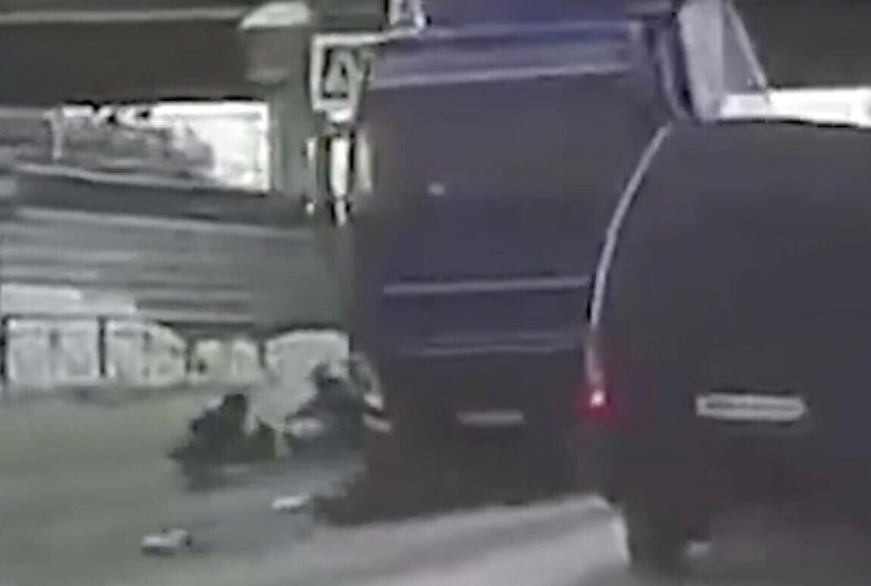 В Новосибирске большегруз сбил несколько человек на пешеходном переходе