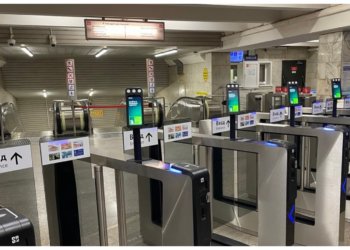 Улыбнитесь, с вас снимают: 16 тысяч новосибирцев расплатились за проезд улыбкой