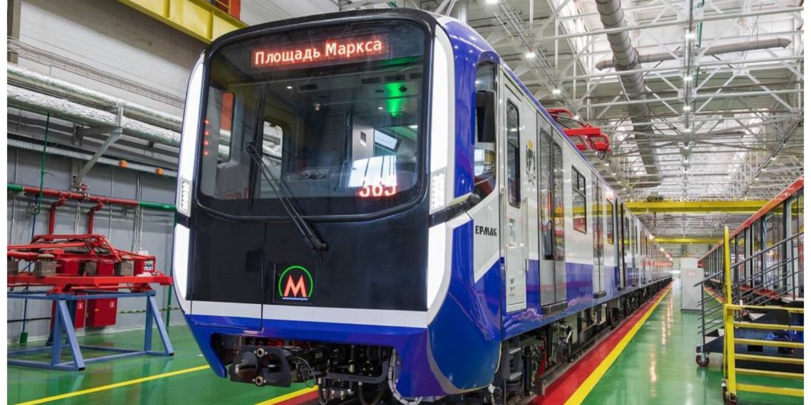 Все заказанные для Новосибирской подземки «Ермаки» приехали в Новосибирск и уже вышли на линию