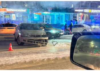 ДТП с легковушкой и машиной ДПС произошла в Новосибирске