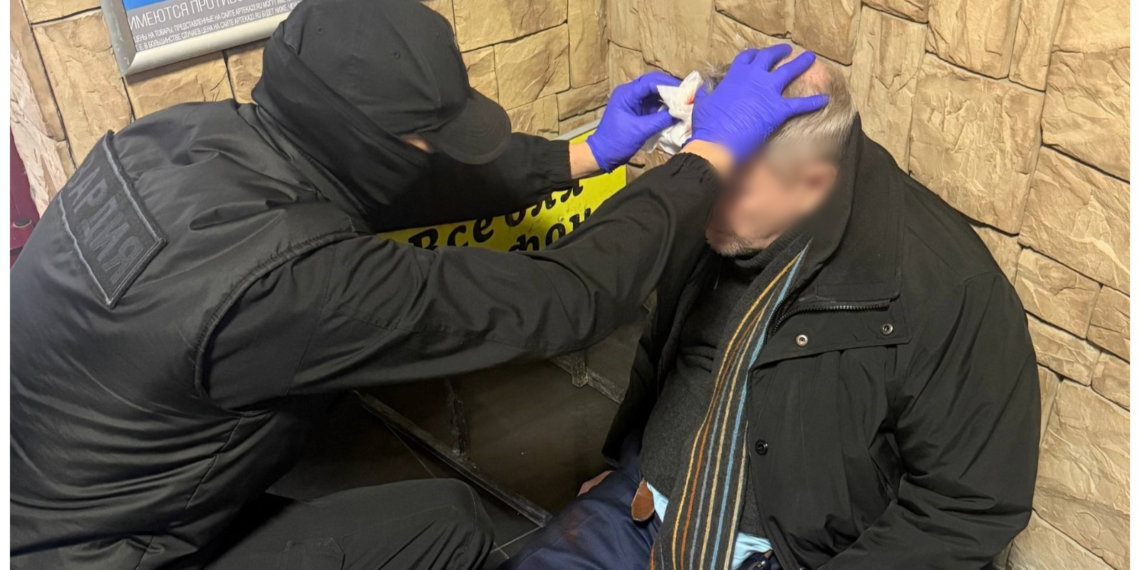 Бойцам ГБР пришлось лечить дебошира в Новосибирске