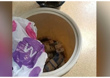 Сотрудники почты разыграли спектакль с пожаром чтобы украсть 10 млн из пенсий местных стариков