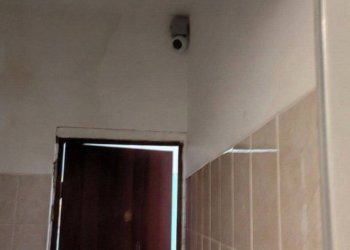 Прокуратура постановила убрать камеры из школьных туалетов в Новосибирске