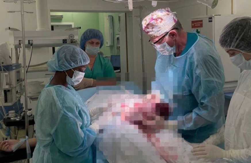 Ординатор из Нигерии провела успешную первую операцию в новосибирской больнице