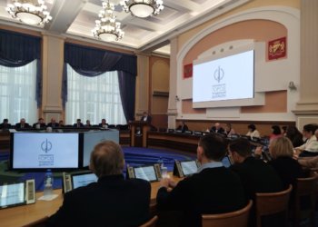 В Новосибирске депутаты обсудили проблемы ЖКХ, бездомных животных и остановочных павильонов