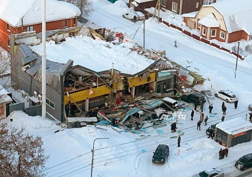Последнего пострадавшего извлекли из-под завалов ТЦ в Новосибирске