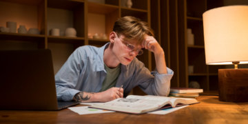 Минобрнауки рассматривает отказ от «бакалавра» и «магистра» в дипломах при новой системе образования