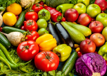 Росстат зафиксировал замедление роста цен на овощи и фрукты