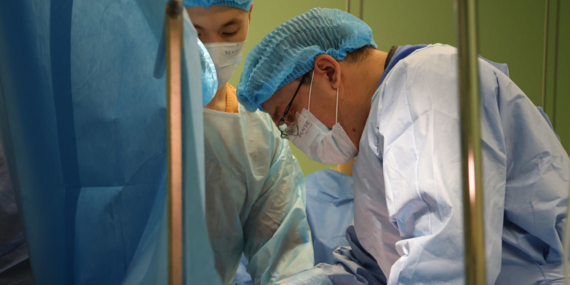 Новосибирские ортопеды удалили большую опухоль из руки 6-летнего мальчика