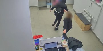 В Новосибирске раскрыта кража куртки из пункта выдачи заказов на улице Широкой