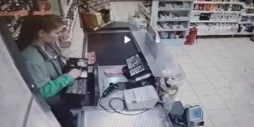 Директора магазина в Новосибирске осудили за хищение 53 тысяч рублей из кассы