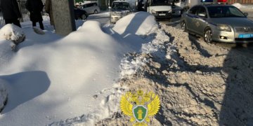 Главу администрации Октябрьского района Новосибирска оштрафовали из-за плохой уборки снега