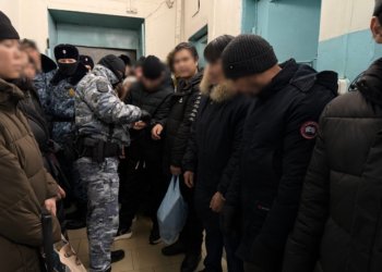 Из Новосибирска судебные приставы за три дня выслали почти 100 мигрантов